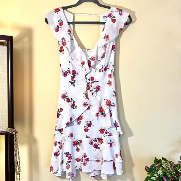 EXPRESS ASYMMETRICAL HEM V-NECK RUFFLED SLEEVELESS CHIFFON DRESS 8 NWT - Picture 8 of 12